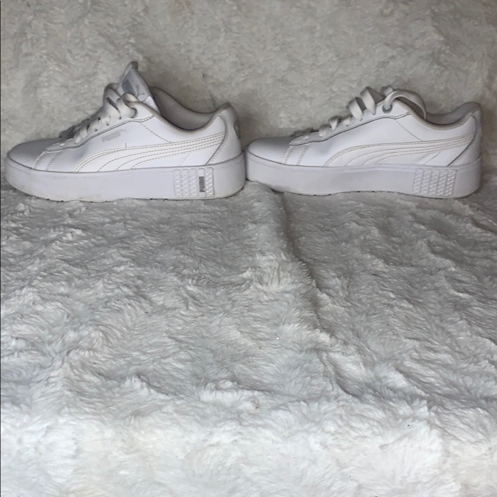 Like New PUMA White Sneakers - Picture 8 of 8